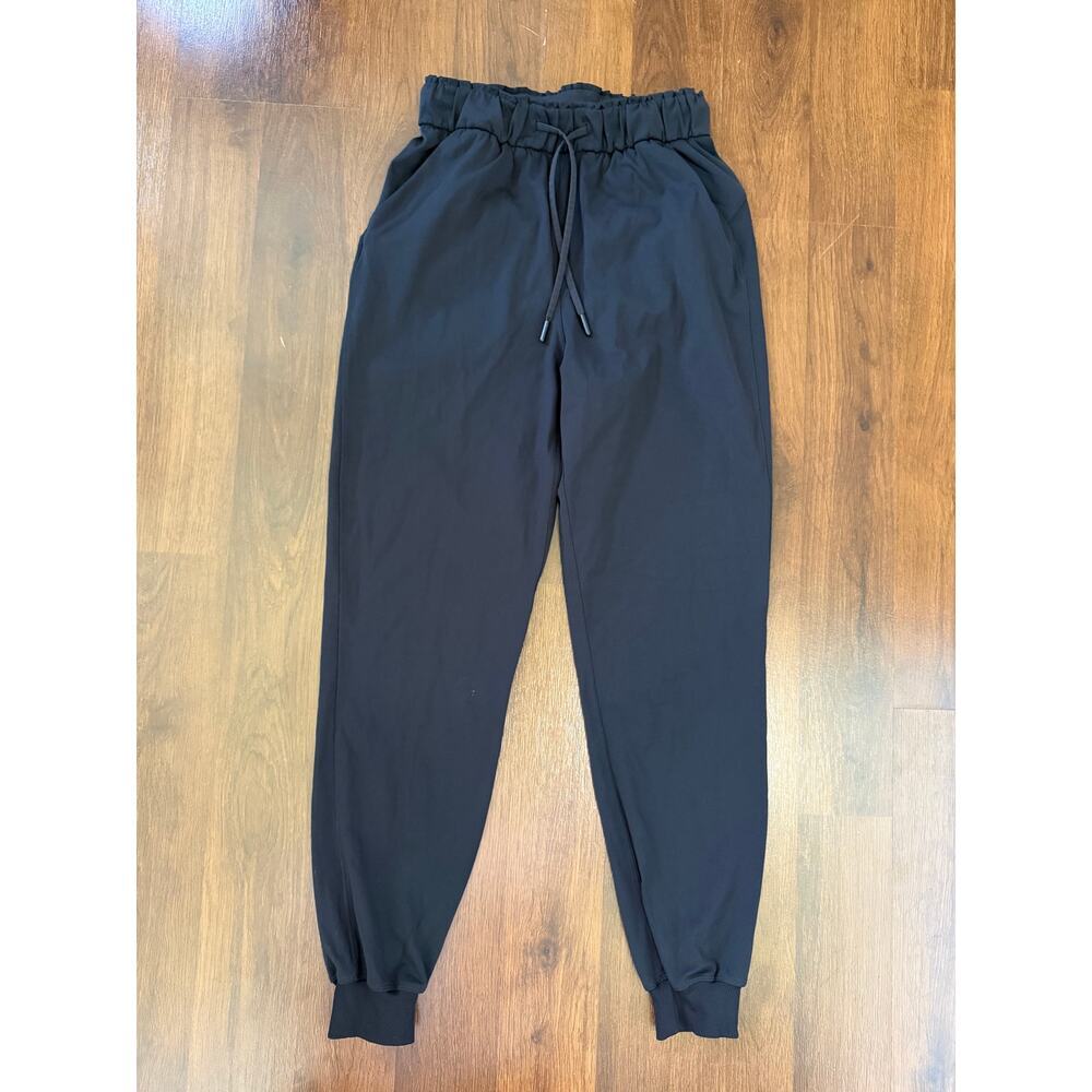 Lululemon Keep Moving Joggers Black Sz 4 Athleisure Travel Sporty Casual Workout
